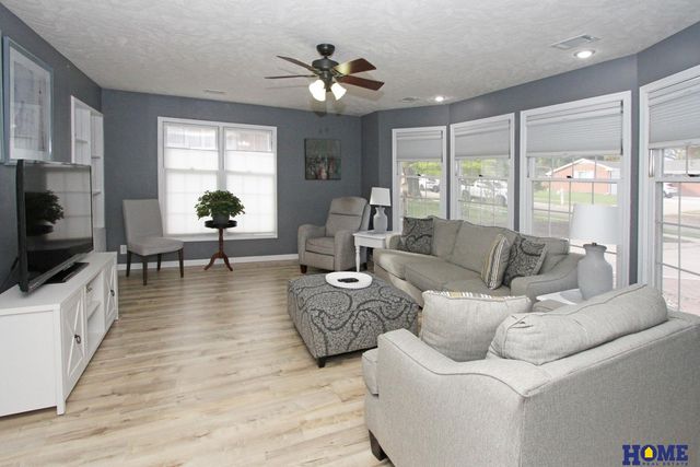 610 Teakwood Drive, Lincoln, NE 68510