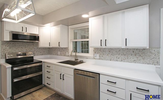 610 Teakwood Drive, Lincoln, NE 68510