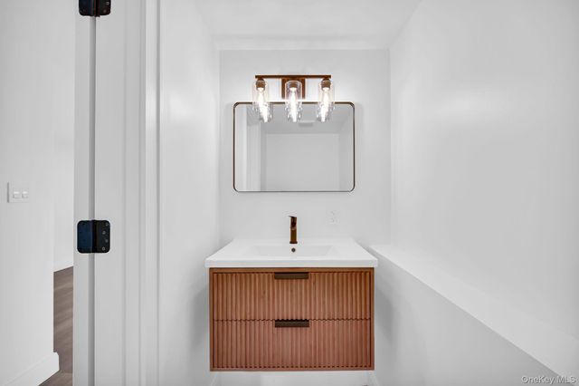 82 Seton Drive, New Rochelle, NY 10804