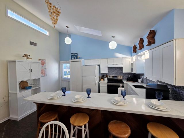 12929 John Reynolds Road, Galveston, TX 77554