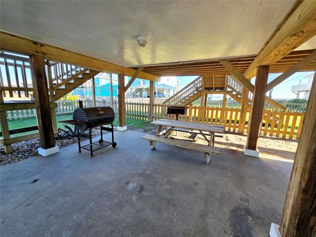 12929 John Reynolds Road, Galveston, TX 77554