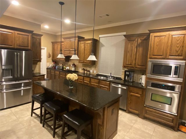 7112 Carmona, Grand Prairie, TX 75054