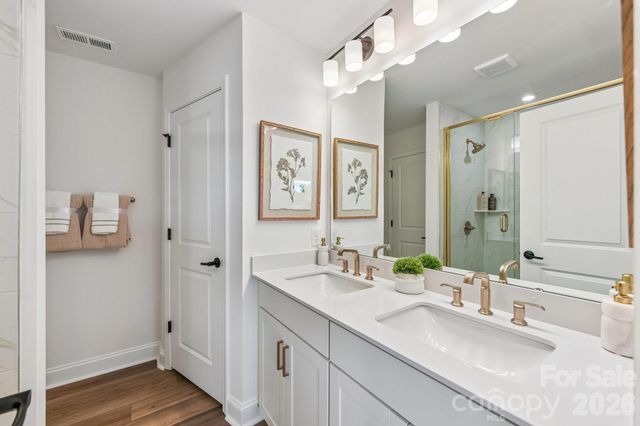 9024 Gulledge Court, Charlotte, NC 28262