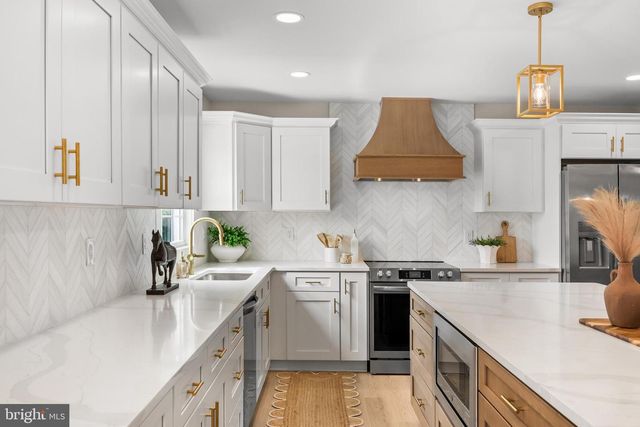 67 SPRINGERS BROOK RD, Shamong, NJ 08088