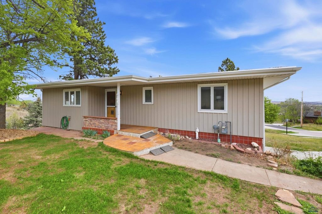 1216 ST ANDREW, Rapid City, SD 57701