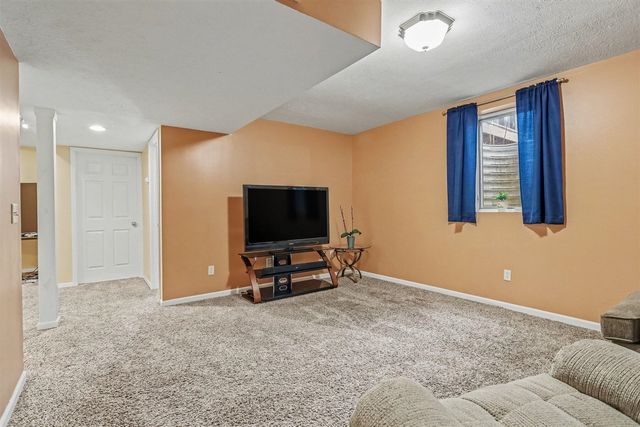 2233 Suncrest Breeze, Berrien Springs, MI 49103