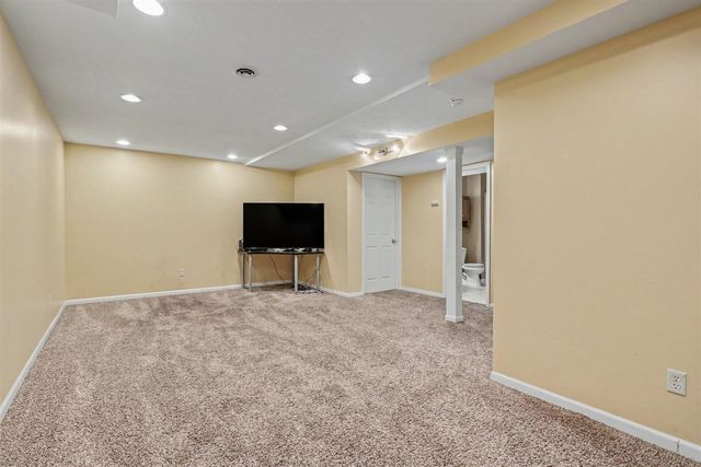 2233 Suncrest Breeze, Berrien Springs, MI 49103