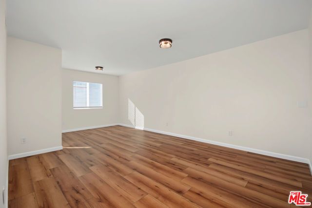 11508 Fenton Avenue, Los Angeles, CA 91342