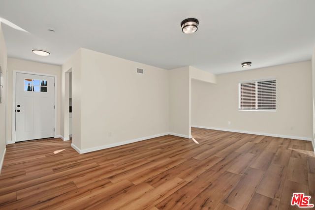 11508 Fenton Avenue, Los Angeles, CA 91342