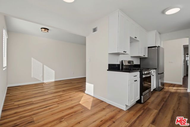 11508 Fenton Avenue, Los Angeles, CA 91342