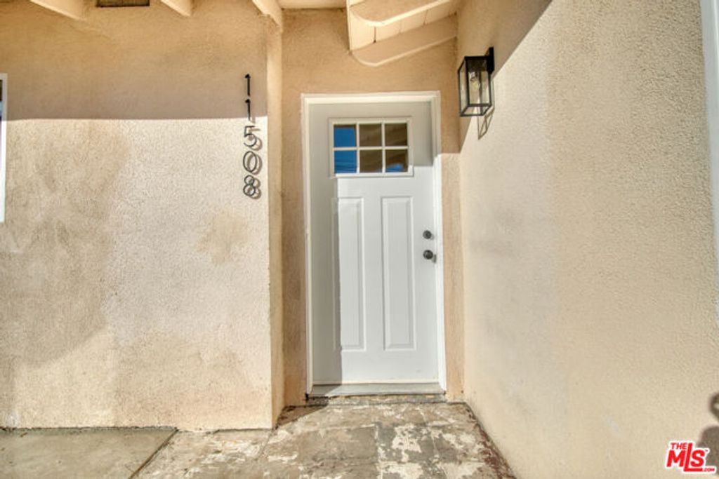 11508 Fenton Avenue, Los Angeles, CA 91342