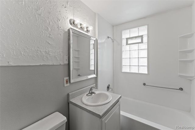 5808 Mcclellan Street, Detroit, MI 48213