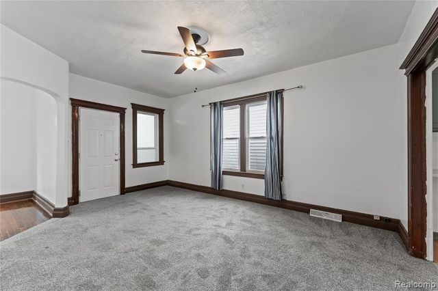 5808 Mcclellan Street, Detroit, MI 48213