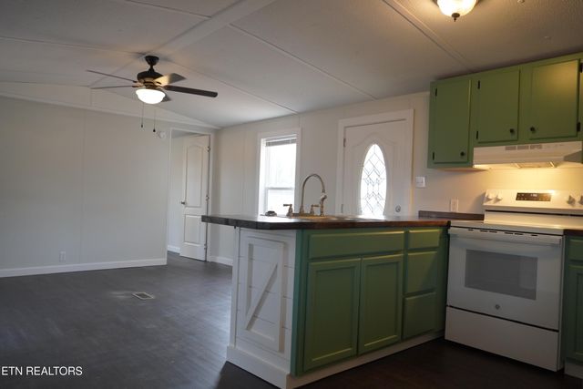 1418 Fina Lane, Dandridge, TN 37725