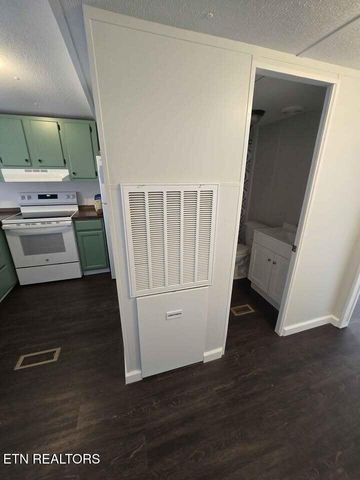 1418 Fina Lane, Dandridge, TN 37725