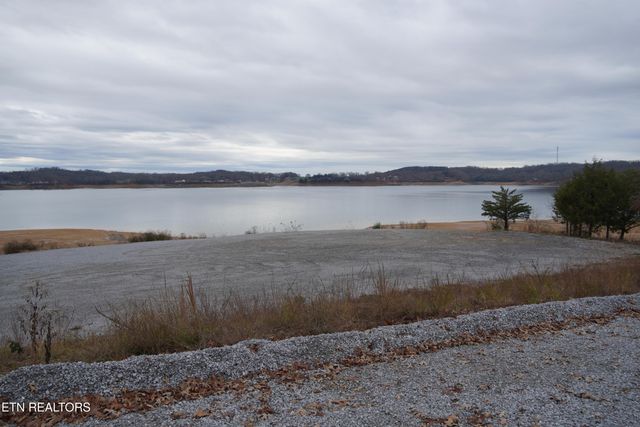 1418 Fina Lane, Dandridge, TN 37725