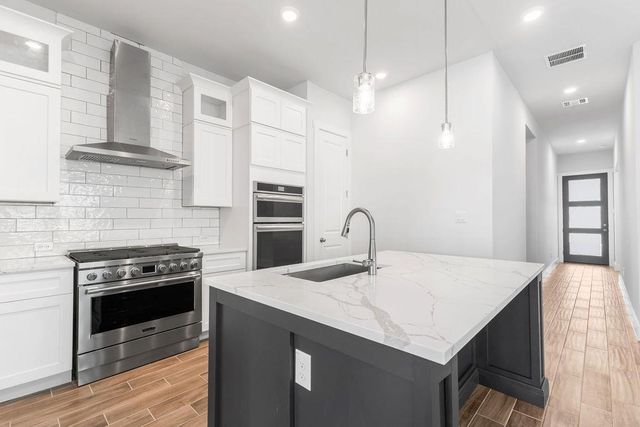 8521 Pine Muhly DR, Lago Vista, TX 78645