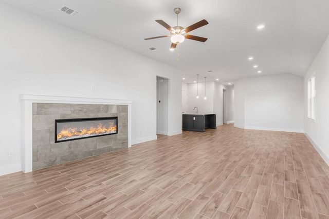 8521 Pine Muhly DR, Lago Vista, TX 78645