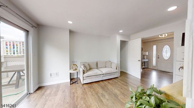 13 Moryan Rd, Edison Twp., NJ 08817