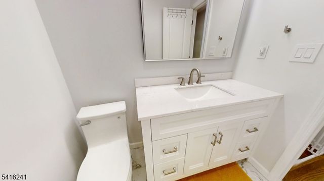 13 Moryan Rd, Edison Twp., NJ 08817