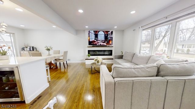 13 Moryan Rd, Edison Twp., NJ 08817