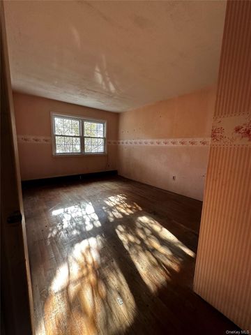 166 Halgren Crescent, Haverstraw, NY 10927