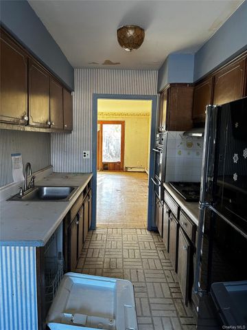 166 Halgren Crescent, Haverstraw, NY 10927