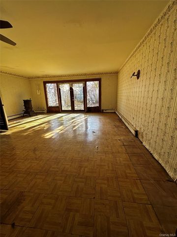 166 Halgren Crescent, Haverstraw, NY 10927