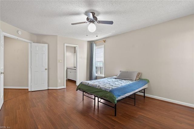 1100 Woodsmans CT, Chesapeake, VA 23320