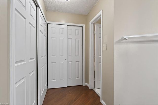 1100 Woodsmans CT, Chesapeake, VA 23320