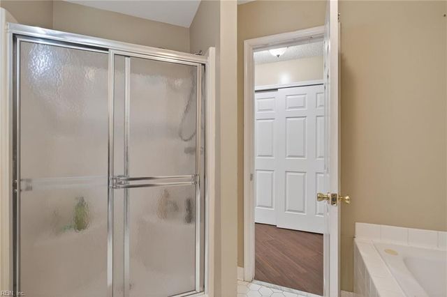 1100 Woodsmans CT, Chesapeake, VA 23320