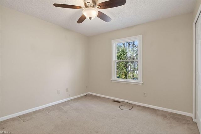 1100 Woodsmans CT, Chesapeake, VA 23320