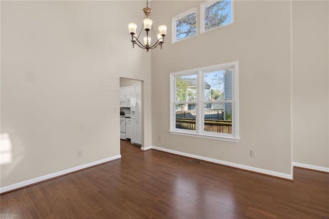 1100 Woodsmans CT, Chesapeake, VA 23320