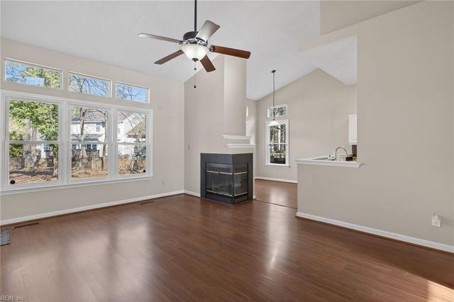 1100 Woodsmans CT, Chesapeake, VA 23320