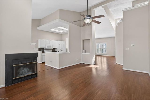 1100 Woodsmans CT, Chesapeake, VA 23320