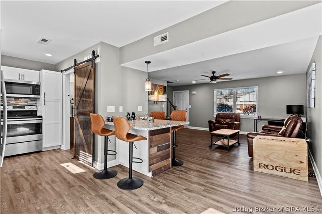 3082 Wooded Way, Jeffersonville, IN 47130