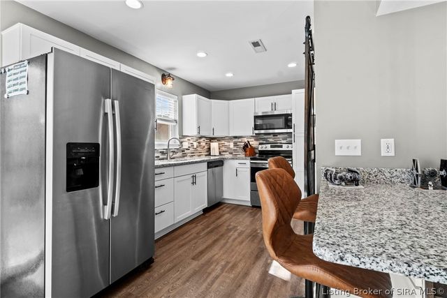 3082 Wooded Way, Jeffersonville, IN 47130