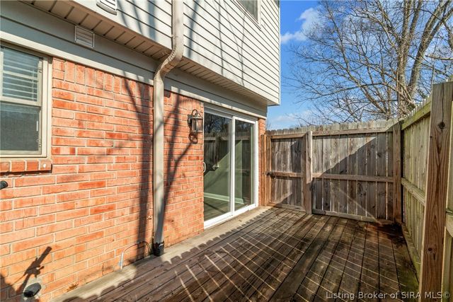 3082 Wooded Way, Jeffersonville, IN 47130