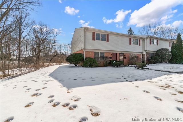 3082 Wooded Way, Jeffersonville, IN 47130