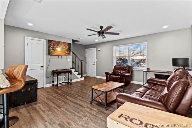 3082 Wooded Way, Jeffersonville, IN 47130