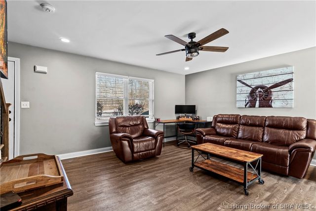 3082 Wooded Way, Jeffersonville, IN 47130