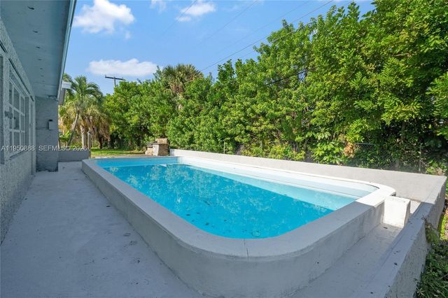 3303 NW 37th Ave 3303, Lauderdale Lakes, FL 33309