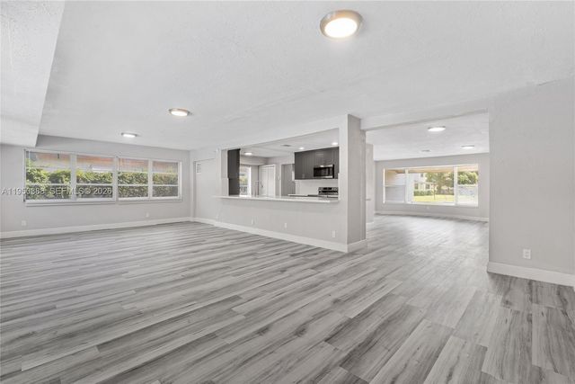 3303 NW 37th Ave 3303, Lauderdale Lakes, FL 33309