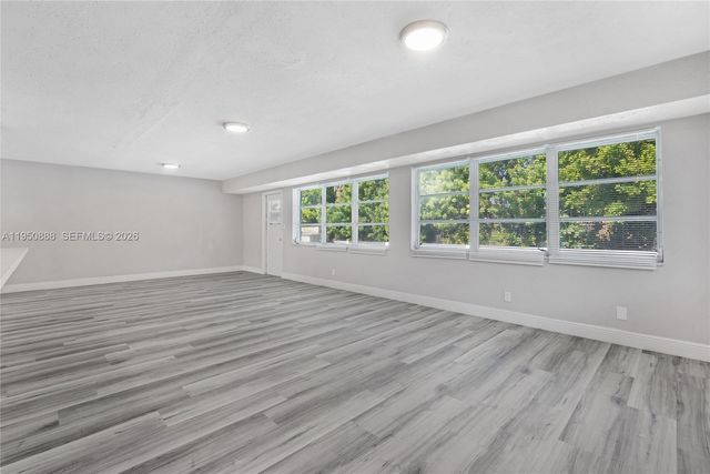 3303 NW 37th Ave 3303, Lauderdale Lakes, FL 33309