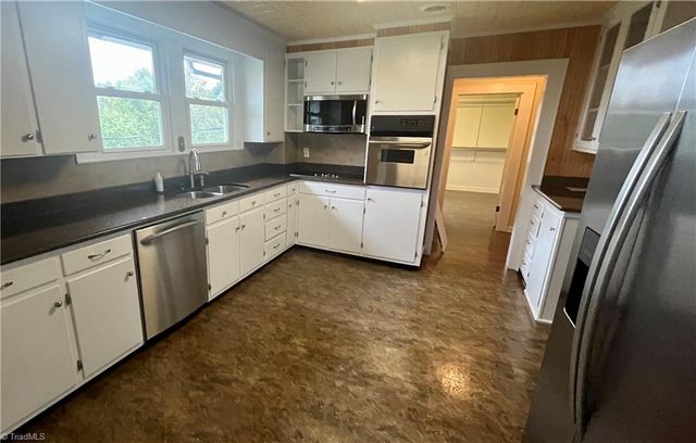 1513 Pittman Street, Mount Airy, NC 27030