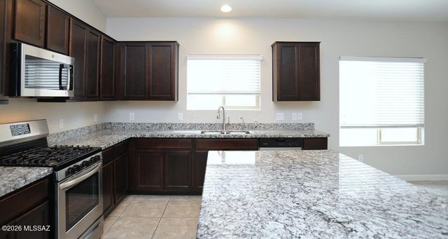 9073 W Birchover Drive, Marana, AZ 85653