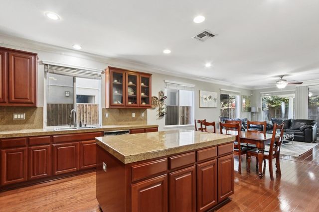 7729 Tennis Ct, Antelope, CA 95843