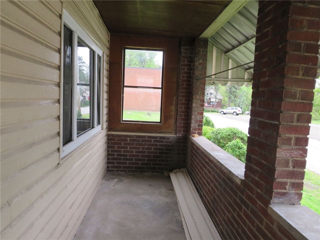 276 Mckinley St, Braddock Hills, PA 15221