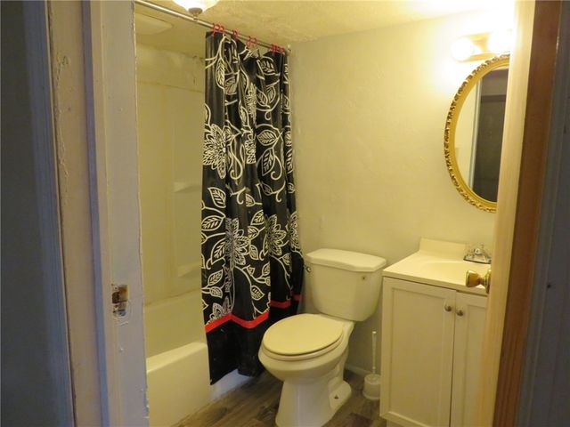 276 Mckinley St, Braddock Hills, PA 15221