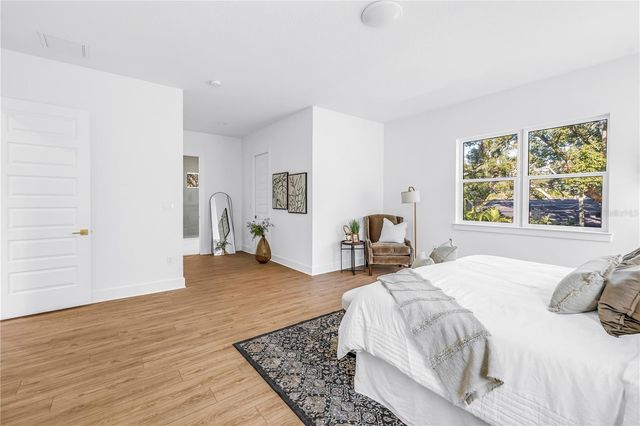 1025 42ND AVENUE N, St Petersburg, FL 33703